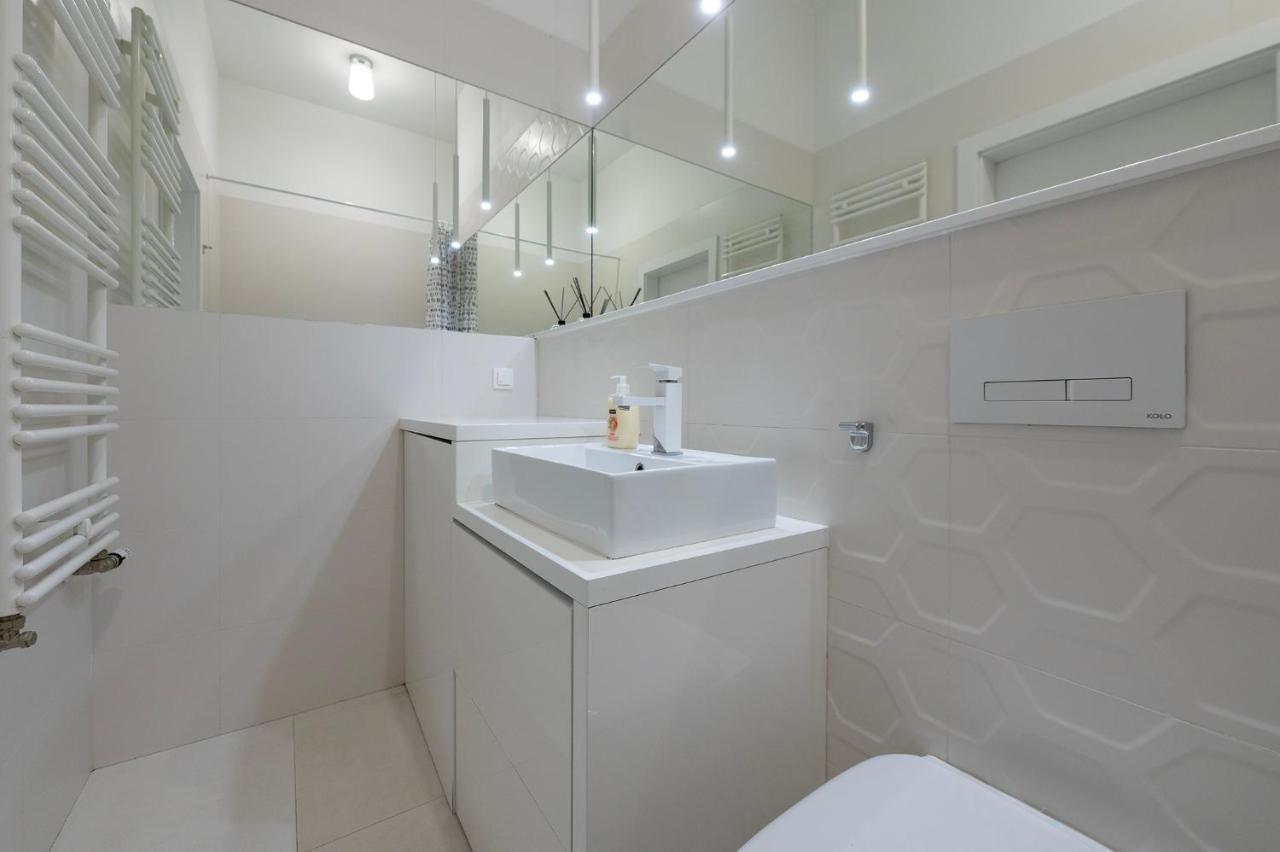 Ferienwohnung Penthouse With A View Of Lodz & Free Parking Exterior foto